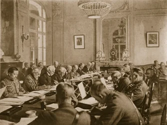 Vers la fin : Sessions de la Conférence interalliée à Versailles pour régler les termes de l